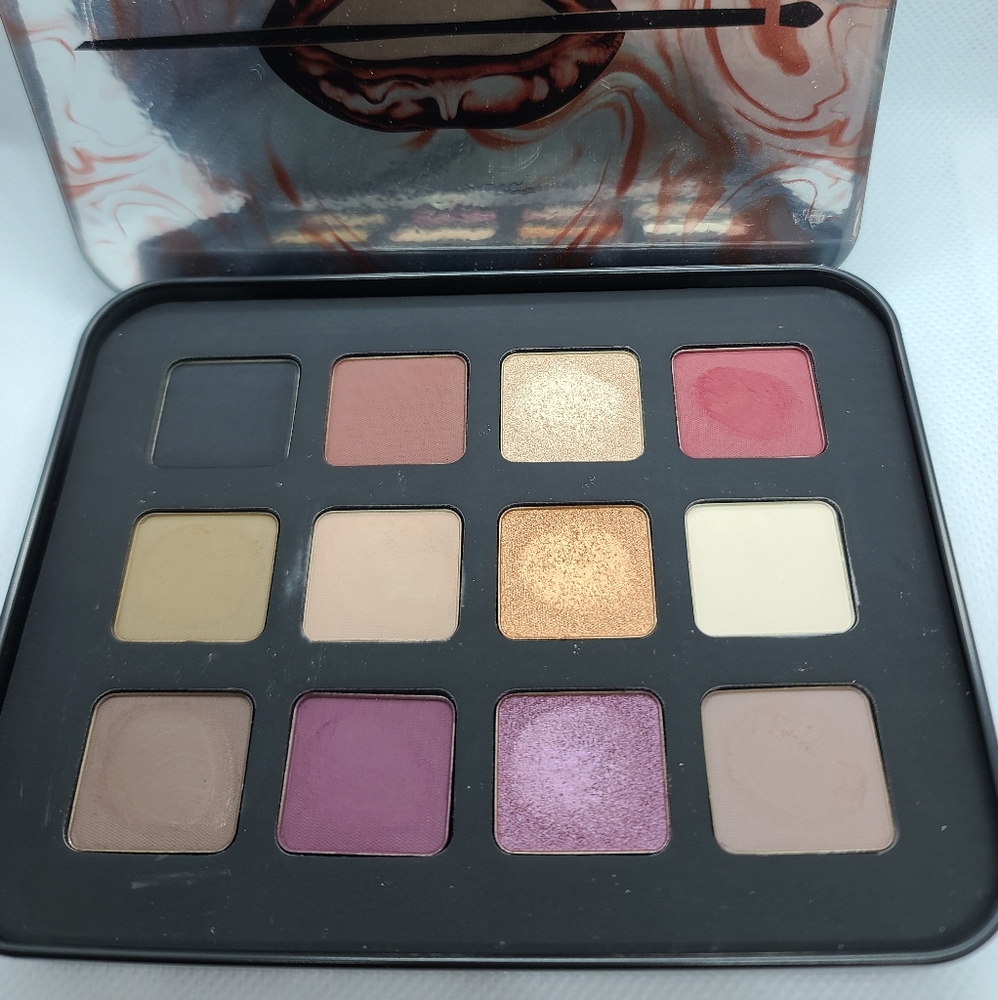 Make Up For Ever Lustrous Shadow Palette